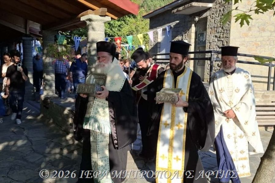 Άρτης Καλλίνικος: «Ο Σταυρός γεννά Αγίους, οι Άγιοι ελπίδα ζωής»