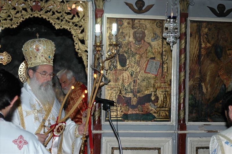 2009 - Αρχιερατική Λειτουργία στο Κομπότι